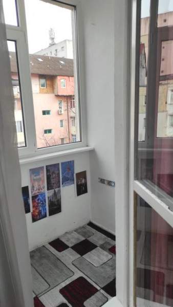 Apartament cu 2 camere, zona MCB