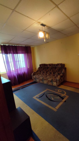 Apartament 3 camere, zona Mircea-Alexandru