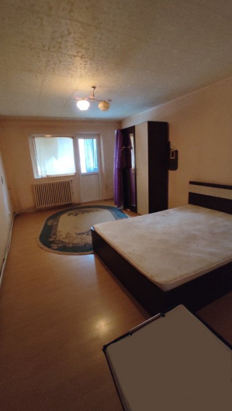 Apartament 3 camere, zona Mircea-Alexandru