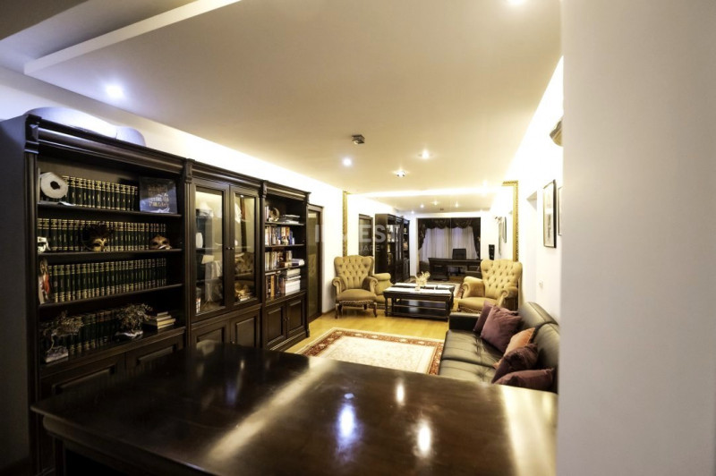 Apartament 4 camere, LUX, zona Alexandru-Piata Voievozilor