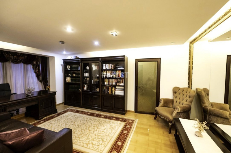 Apartament 4 camere, LUX, zona Alexandru-Piata Voievozilor