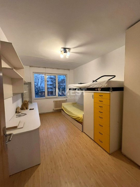 Apartament cu 2 camere decomandat, liber, etaj 1, zona Alexandru