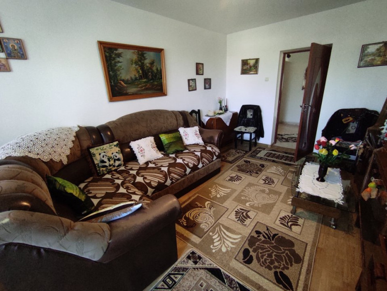 Gara Nicolina, Apartament 2 camere decom., et. 3