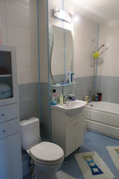 Apartament 3 camere si 2 bai zona Canta, Iasi