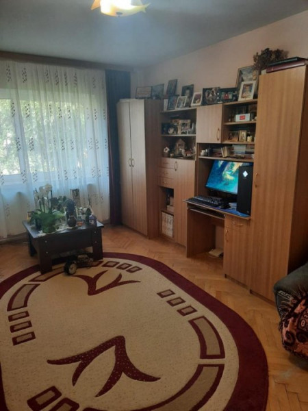 Apartament 2 cam. decomandat, et. 2, CUG