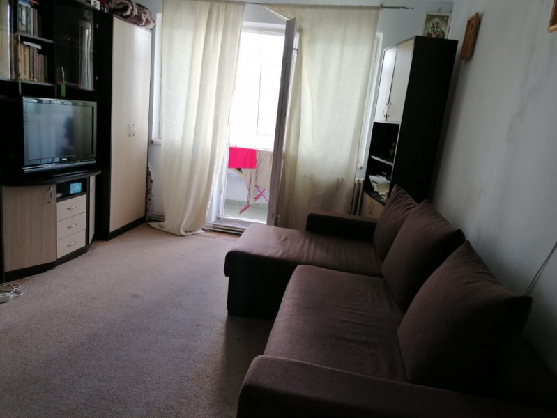 Alexandru cel Bun- apartament 4 camere - 95.000 euro 