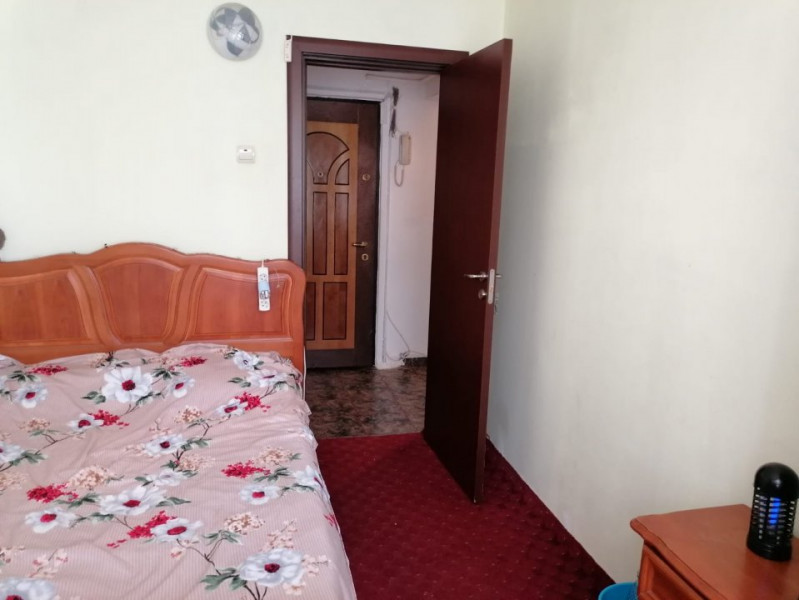 Alexandru cel Bun- apartament 4 camere - 95.000 euro 