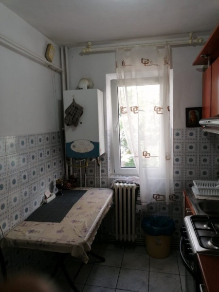 Alexandru cel Bun- apartament 4 camere - 95.000 euro 