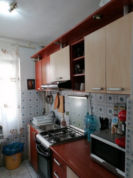 Alexandru cel Bun- apartament 4 camere - 95.000 euro 