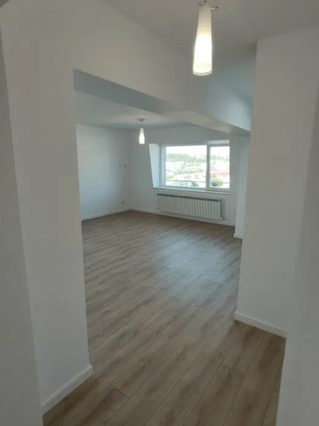 Rond Canta-Apartament 2 camere decomandat renovat