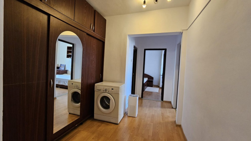 CENTRU- apartament cu 3 camere 