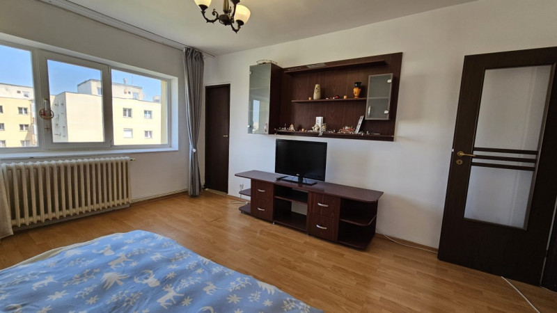 CENTRU- apartament cu 3 camere 