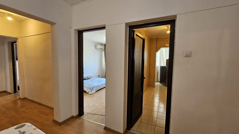 CENTRU- apartament cu 3 camere 