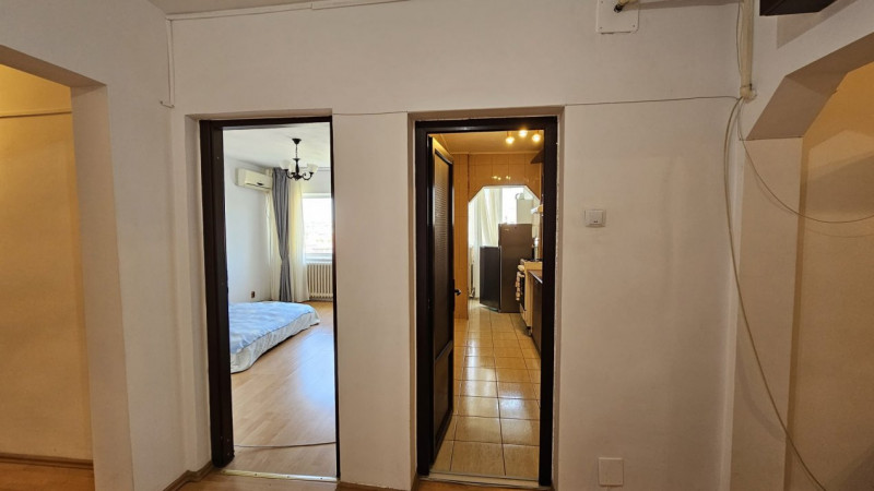 CENTRU- apartament cu 3 camere 