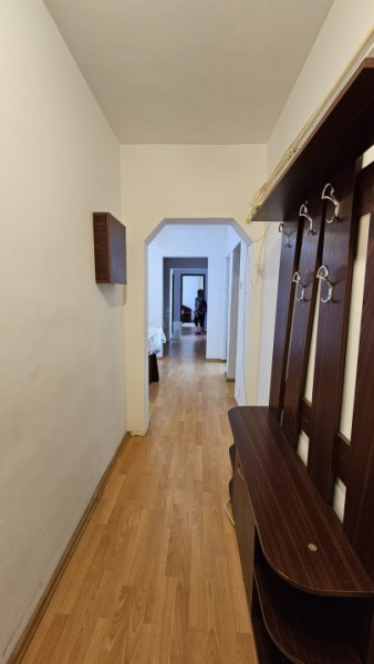 CENTRU- apartament cu 3 camere 