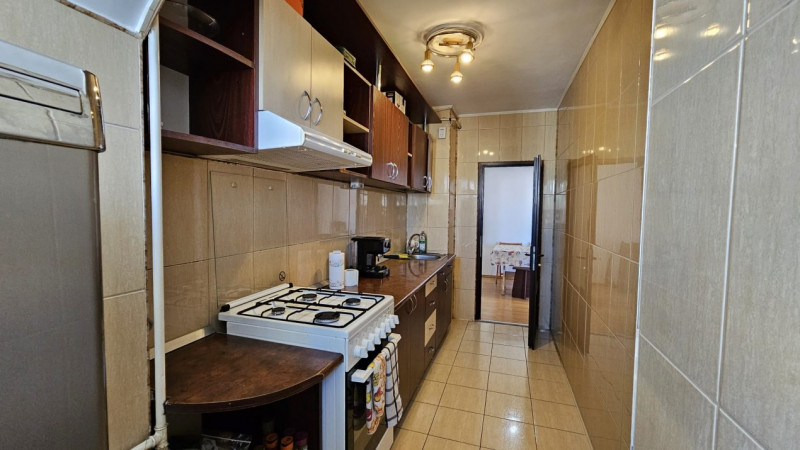 CENTRU- apartament cu 3 camere 