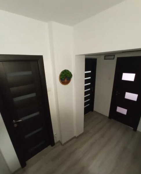 Dacia-apartament 2 camere decomandat