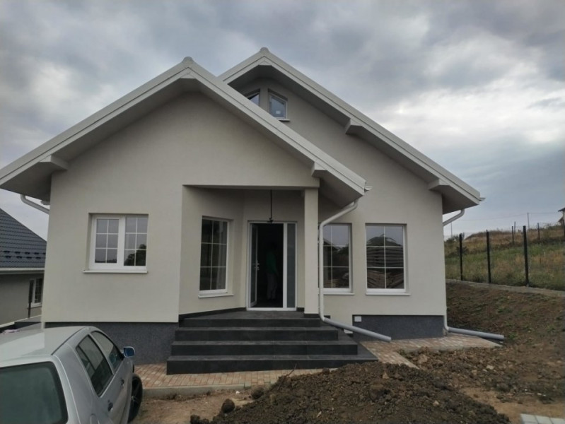 Casa 4 camere, 500 mp teren, beci, încălzire pardoseală-Valea Adâncă