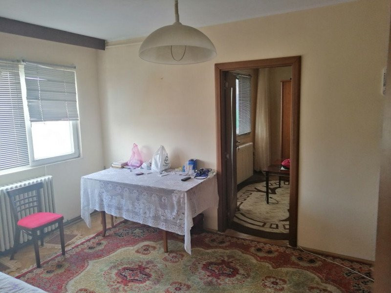 Apartament cu 3 camere - Podu Roș - 75.000 euro 