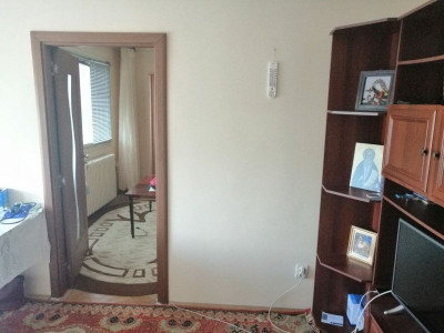 Apartament cu 3 camere - Podu Roș - 75.000 euro 
