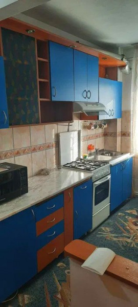 Apartament 3 camere decomandat - bloc fără risc - rond Podu Roș 