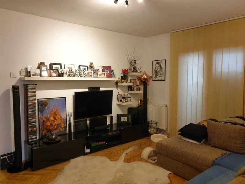 Baza 3 - Apartament 2 camere semidecomandat