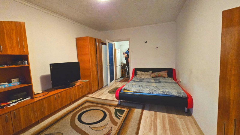 Garsoniera - Podul Ros - mobilata si utilata