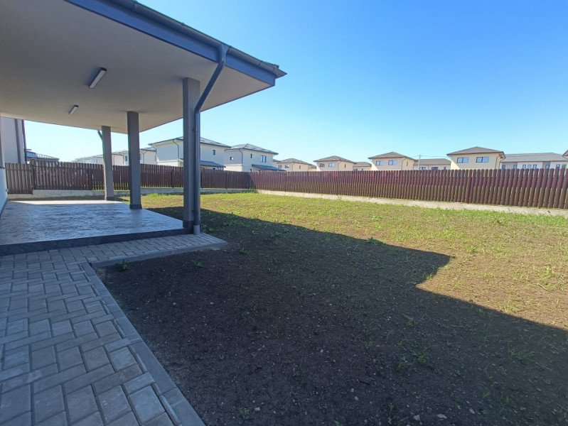 Vila 5 camere, garaj, 644mp teren. Popas Pacurari- V Lupului