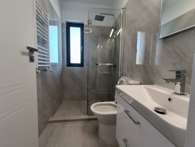 Vila 5 camere, garaj, 644mp teren. Popas Pacurari- V Lupului