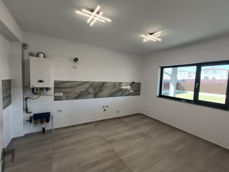Vila 5 camere, garaj, 644mp teren. Popas Pacurari- V Lupului