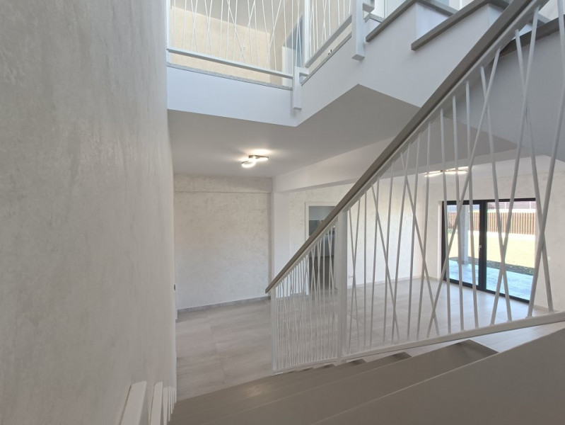 Vila 5 camere, garaj, 644mp teren. Popas Pacurari- V Lupului