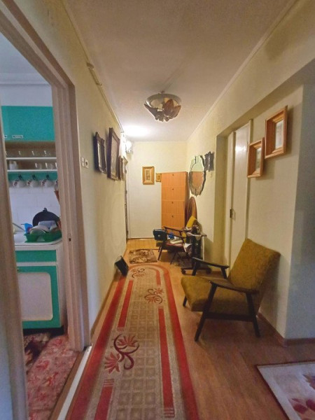 Apartament 3 camere decomandat - etajul 2 - Podu Roș  