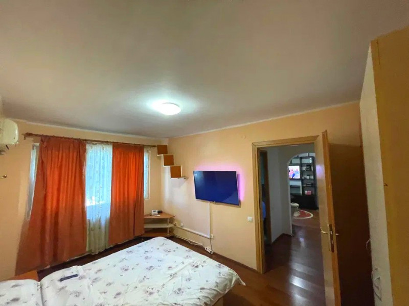 Apartament 3 camere - etajul 1 - Podu Roș