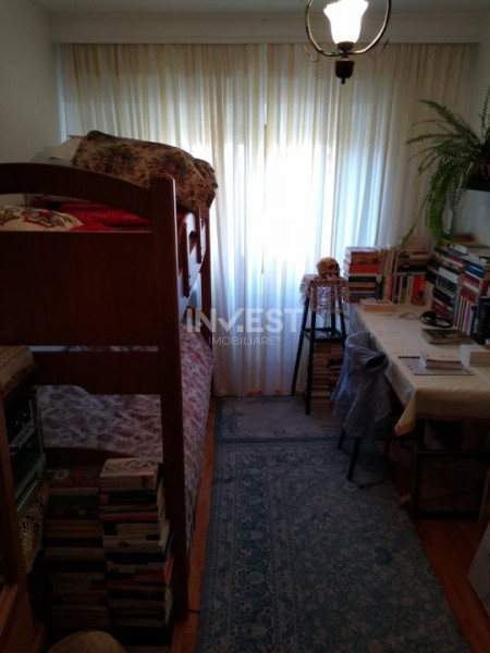 Apartament 4 camere decomandat, etaj intermediar,  Selgros