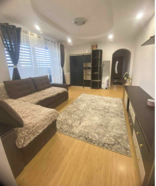 Apartament 3 camere de închiriat - Podu Roș - Iași