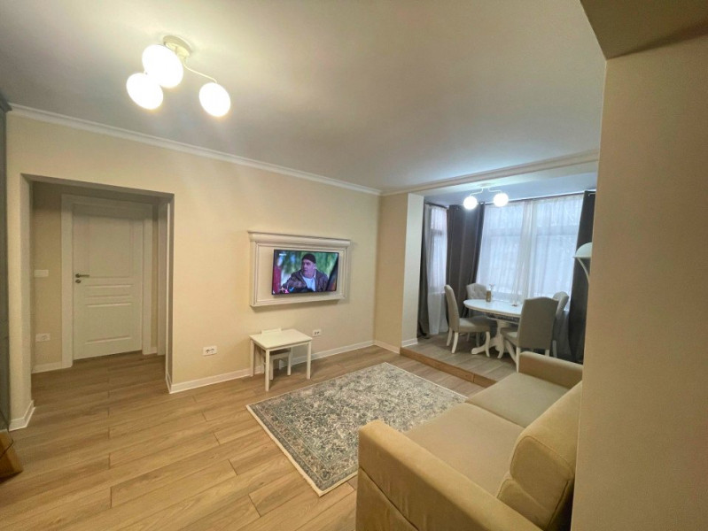 Apartament 3 camere - etaj 1 - Liceul Racoviță - Podu Roș