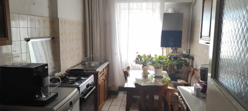 Apartament cu 3 camere și panoramă asupra orașului în zona Alfa Bank-Pacurari