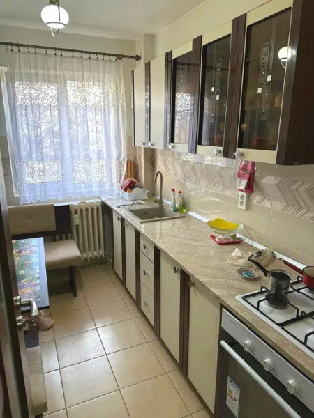 Podu Roș - sensul giratoriu - apartament 2 camere - etajul 2