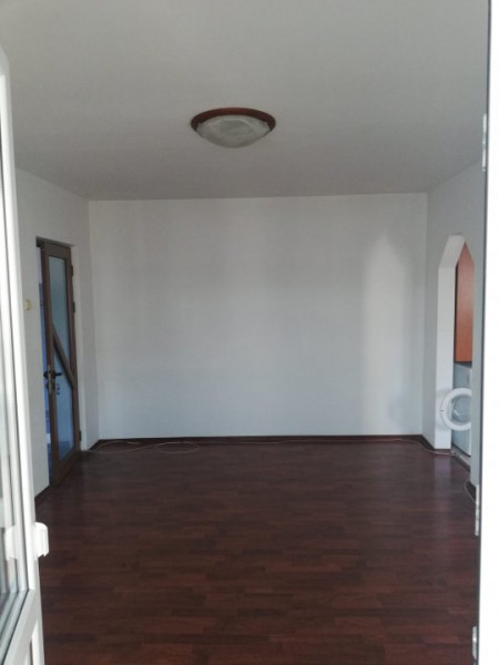 Zimbru - Ap 2 camere, mutare imediata- 59,500 euro 