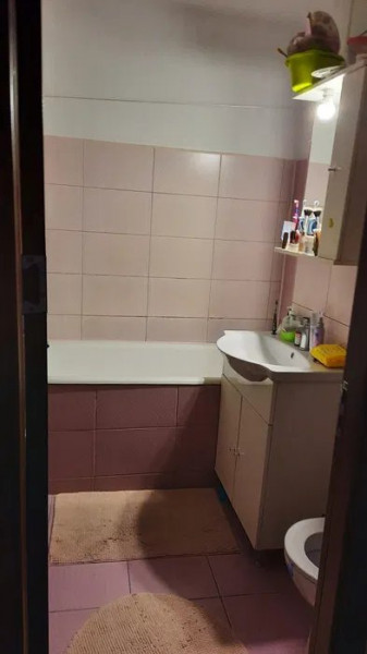 Galata - Ap 2 camere decomandat, renovat 