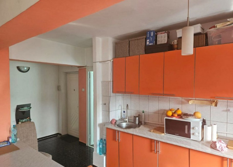 Dacia- Apartament 4 camere, 2 balcoane, etaj intermediar