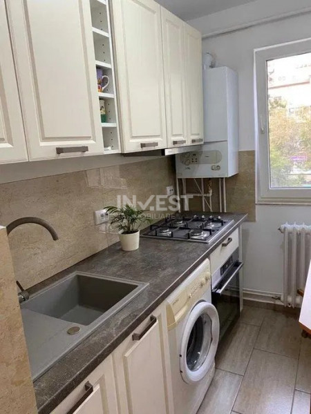 Apartament 3 camere, decomandat, renovat, etajul 2, zona Gara, Iasi 