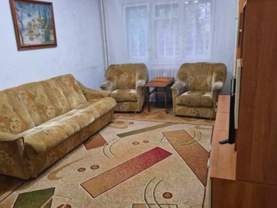 Apartament 3 camere - Podu Roș, bulevardul Cantemir 