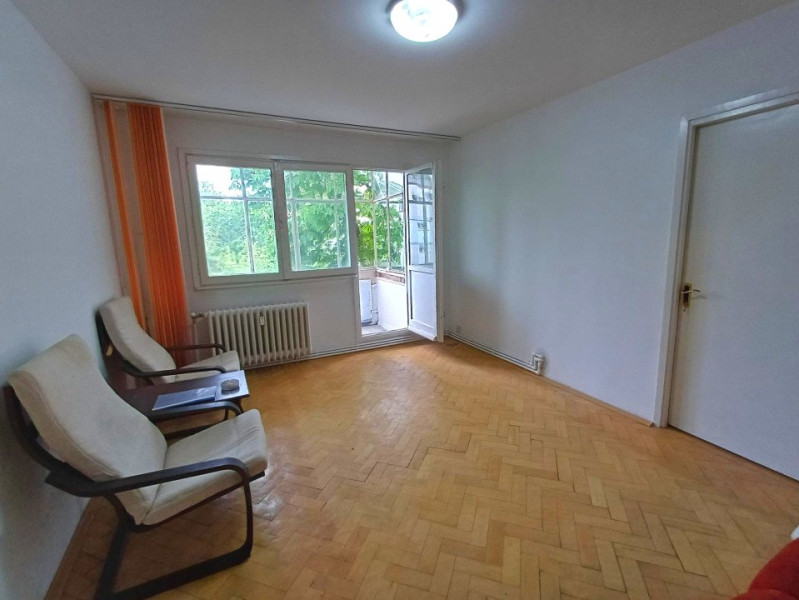 Apartament 2 camere - etaj 3 - bloc fără risc - Podu Roș 