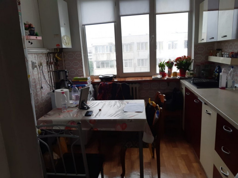 Alexandru cel Bun - Apartament 3 camere decomandat - 87.000 euro 