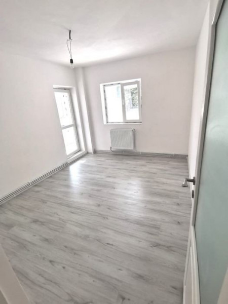 Apartament 3 camere complet renovat, ET 1, zona Pacurari, Iasi