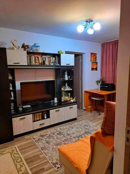 Apartament 3 camere-Tatarasi