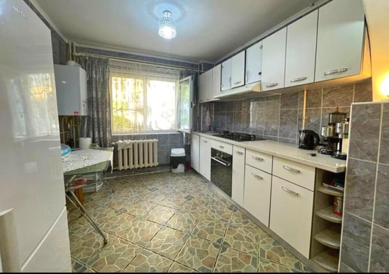 Apartament 3 camere parter - bloc fără risc - Baza 3