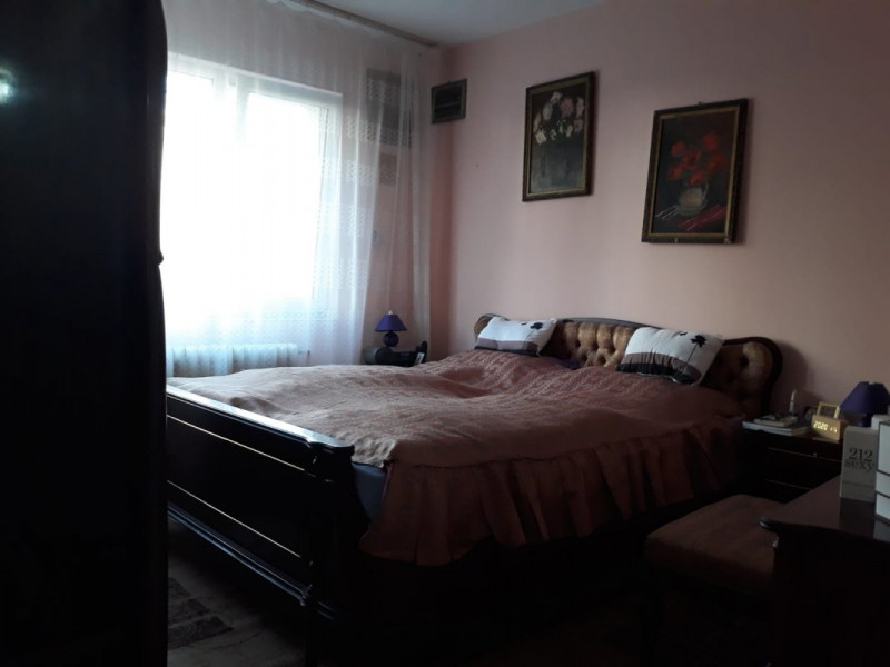 Apartament 4 camere, Magazin Flux, Tatarasi