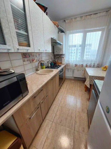 Apartament cu 3 camere - etaj intermediar - Palas Campus 